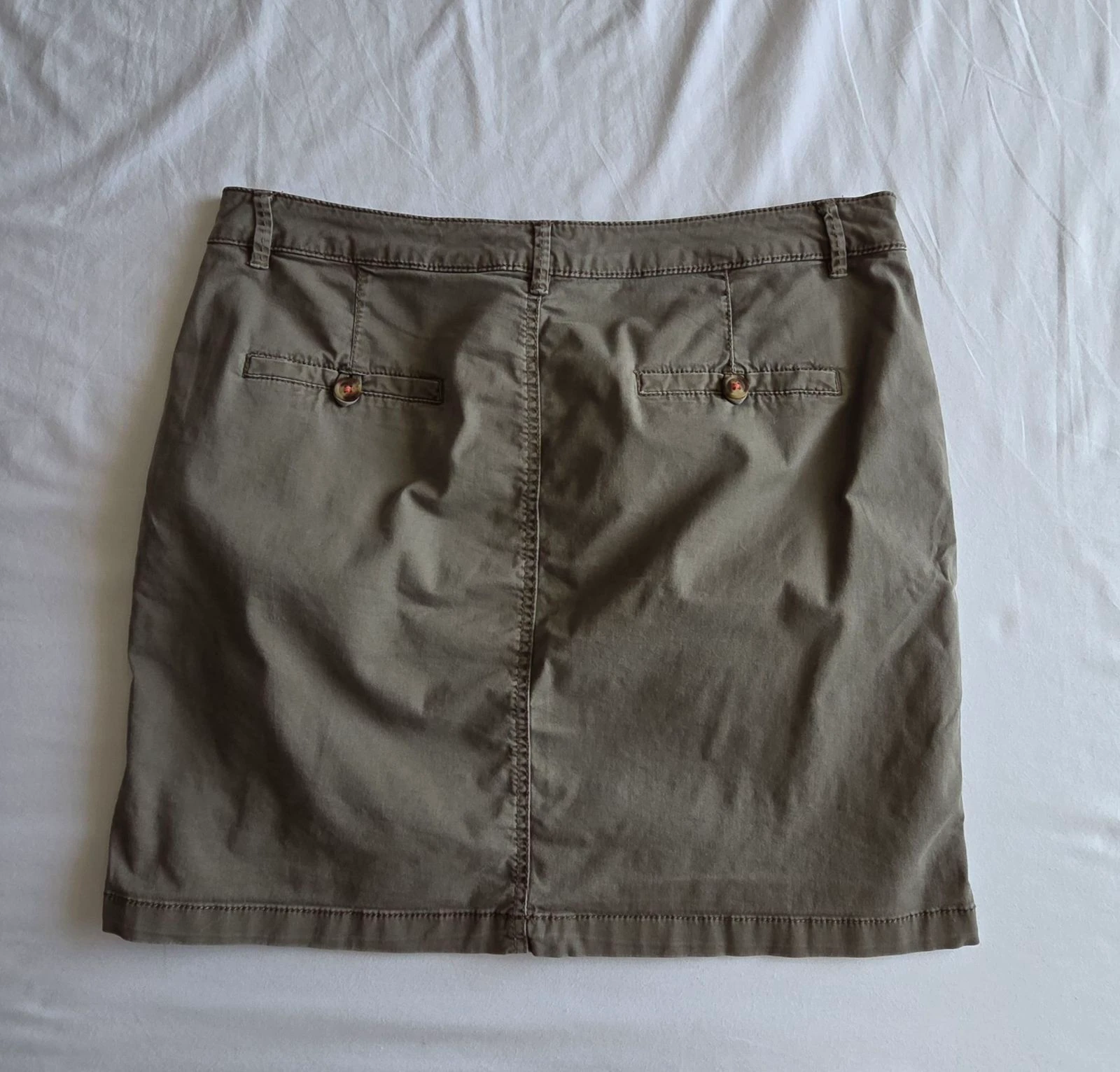 Khaki straight skirt size 42 XL Camaïeu short cotton skirt with piped pockets – photo 3